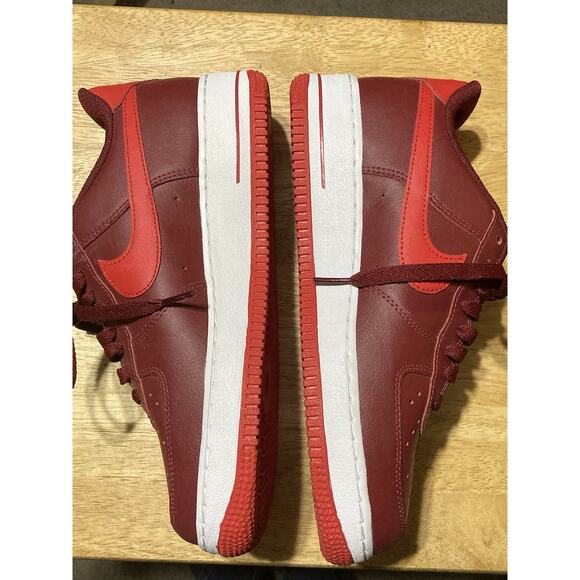 Nike Air Force One Womens Size 8.5 Tennis shoes Burgundy Red - Picture 2 of 7